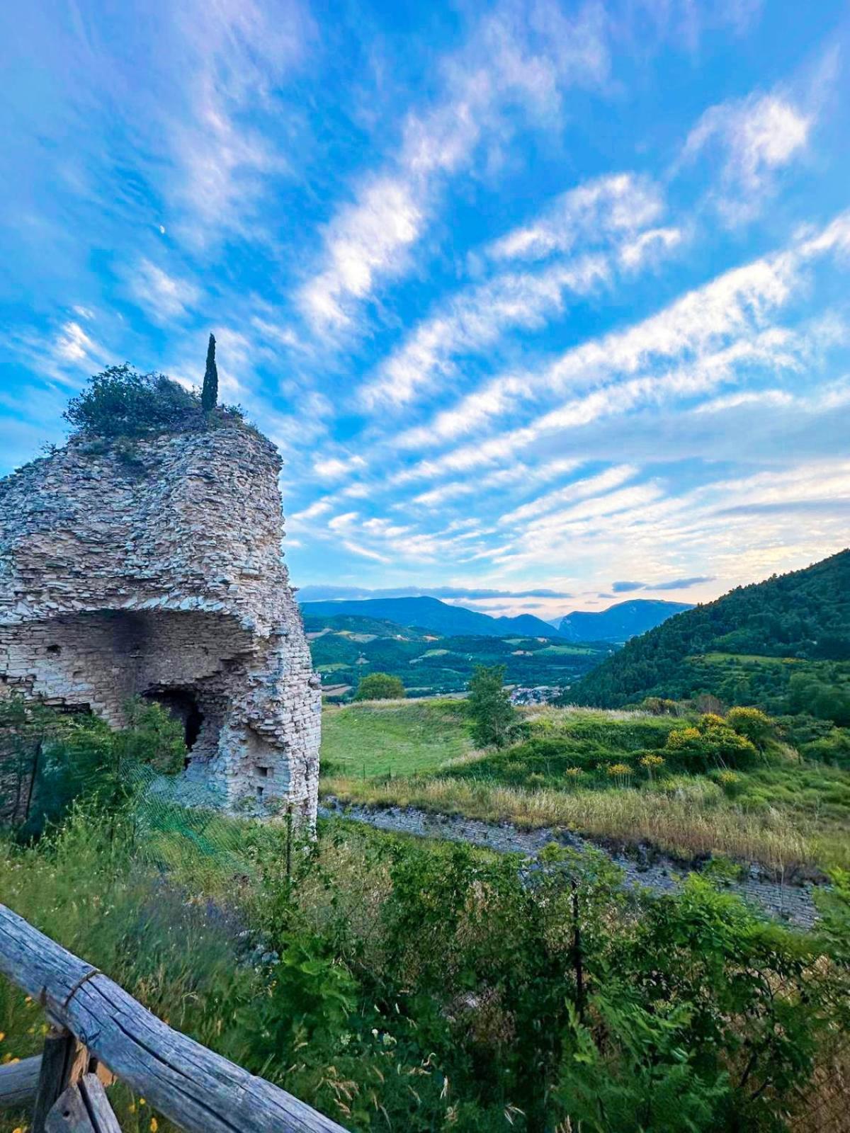 Locanda La Rocca Residenza D'Epoca Fossombrone Esterno foto